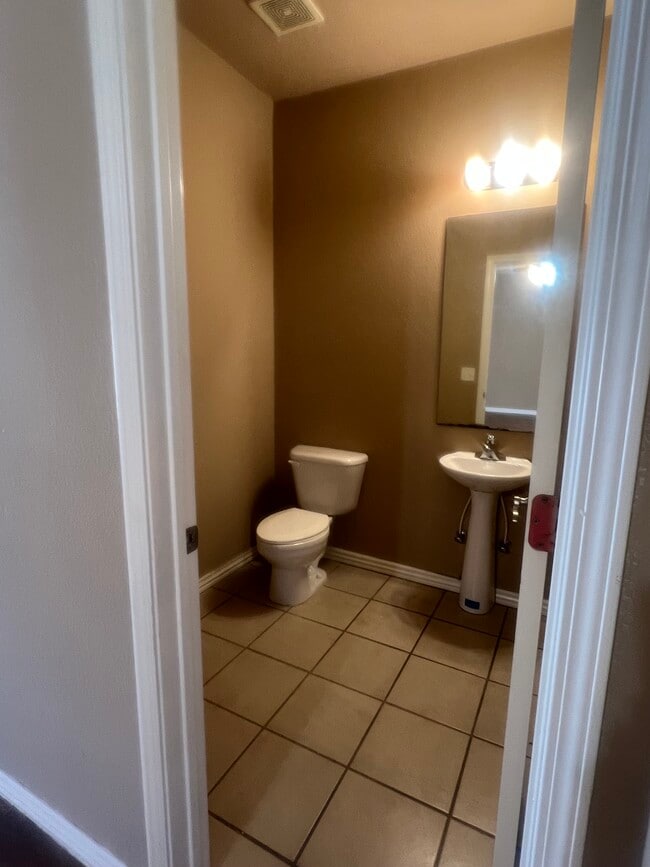 Photo - 3201 SW Deerfield Blvd Townhome