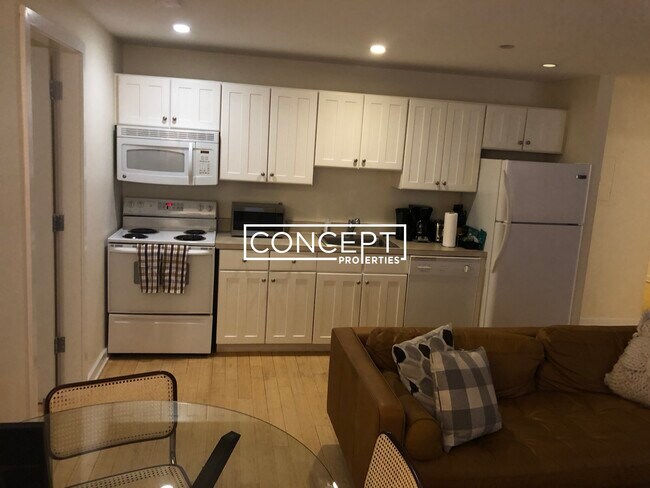 Building Photo - 40 Boylston St