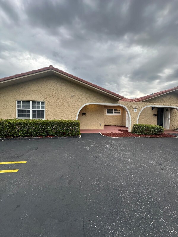 Primary Photo - 11171 NW 39th St
