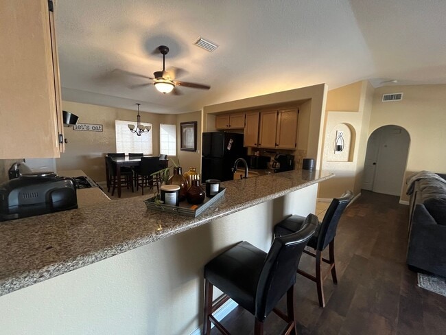 Building Photo - 3BR/3BA – Quiet Cul-de-Sac – Backs to Wash