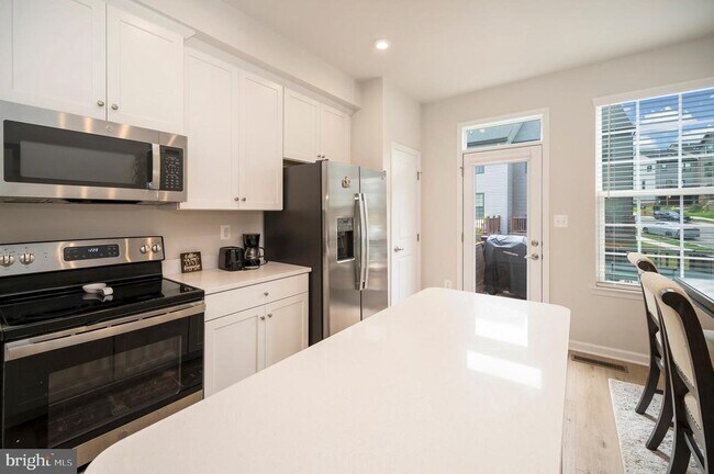 Foto del edificio - 1042 Alum Spring Rd