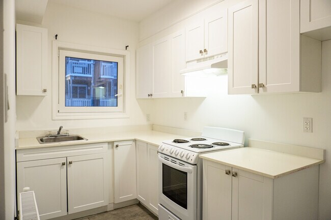 Photo du bâtiment - 625 Borthwick Ave