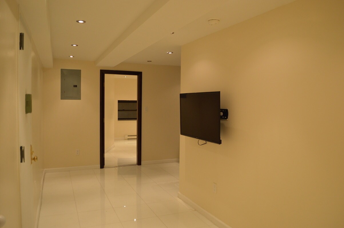 Foto principal - 142 W 109th St