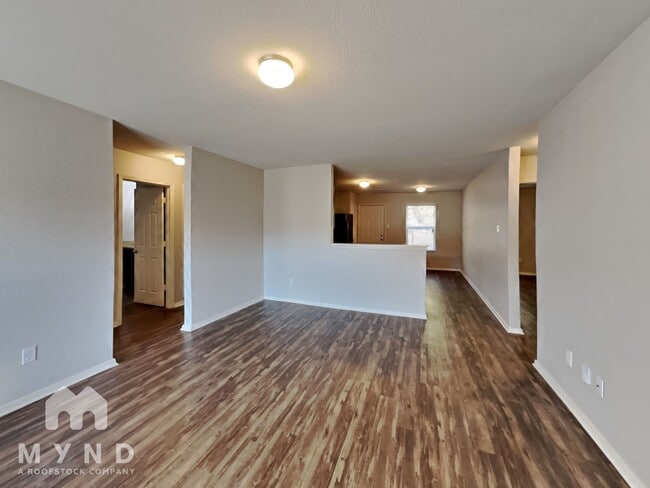 Building Photo - 9176 Pleasant Valley Dr