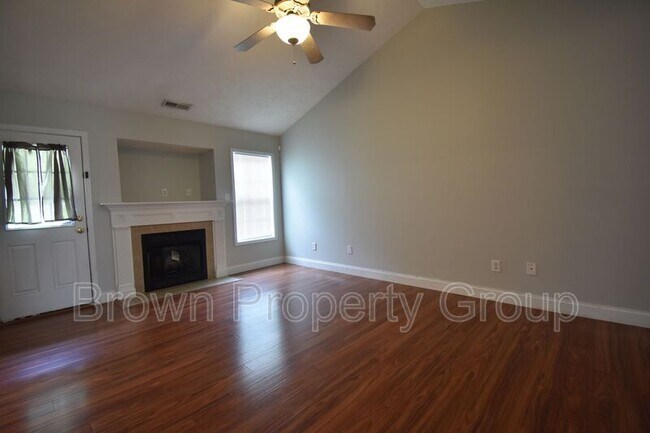 Foto del edificio - 4325 Wavetree Dr
