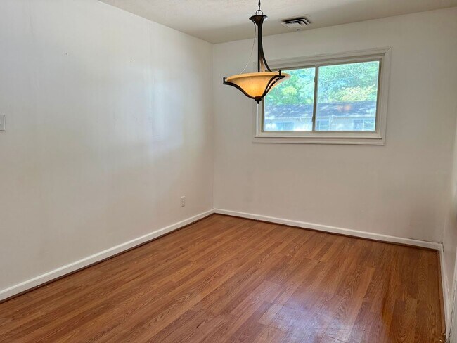 Foto del edificio - Spacious 4 Bedroom Green Run Ranch!