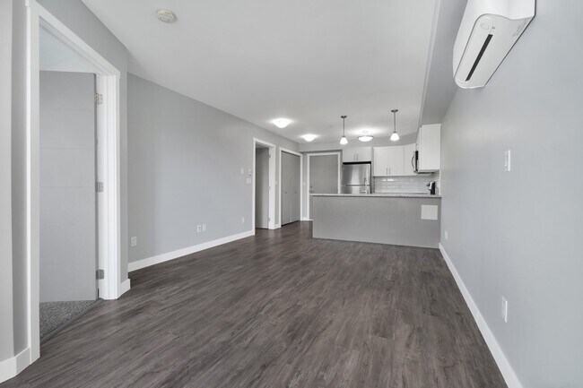 Living Room - 728 Meaford Avenue