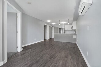 Living Room - 728 Meaford Avenue