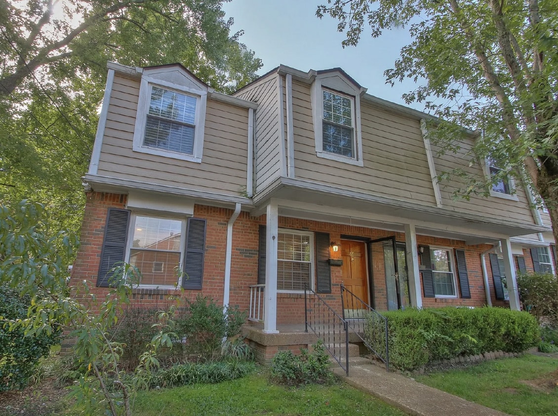 Newly Renovated 3-Bedroom in Hickory Valley Condos, Community Pool and Pet Friendly! - Newly Renovated 3-Bedroom in Hickory Valley Condos, Community Pool and Pet Friendly!