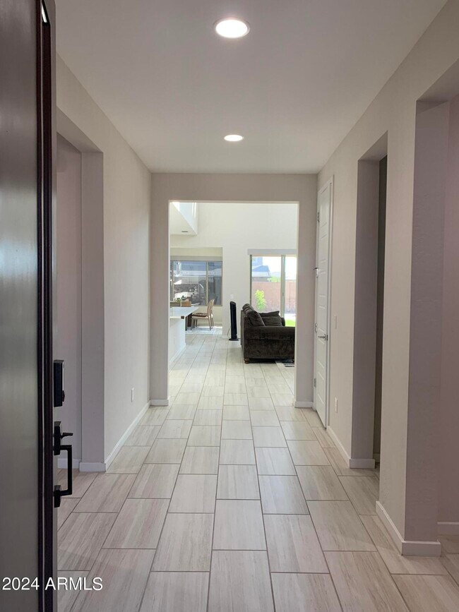 Building Photo - 3441 E Los Gatos Dr