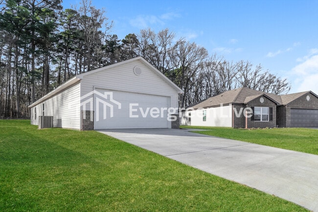 Foto del edificio - 240 Sarah Alyse Ln