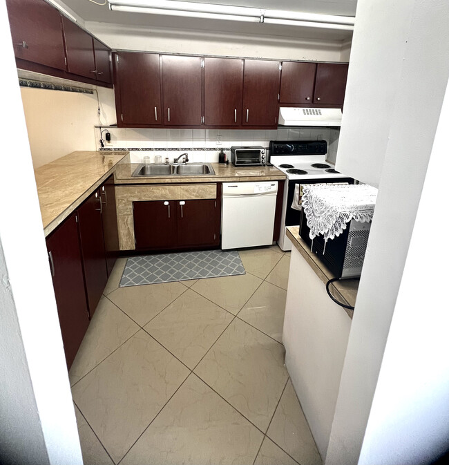Foto del edificio - 7610 Stirling Rd