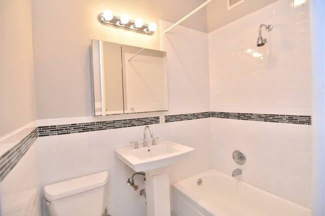 Foto del edificio - 1688 York Ave