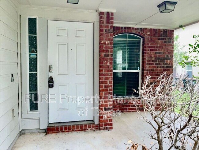 Building Photo - 2711 Winslow Dr