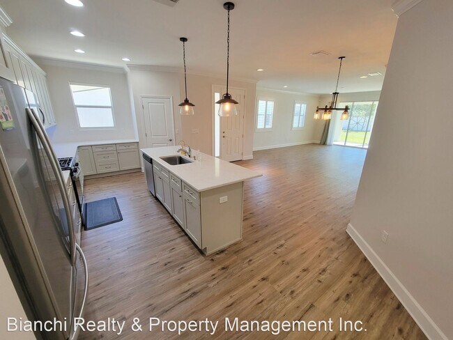 Building Photo - 3 br, 2 bath House - 1521 Highland Park Dr