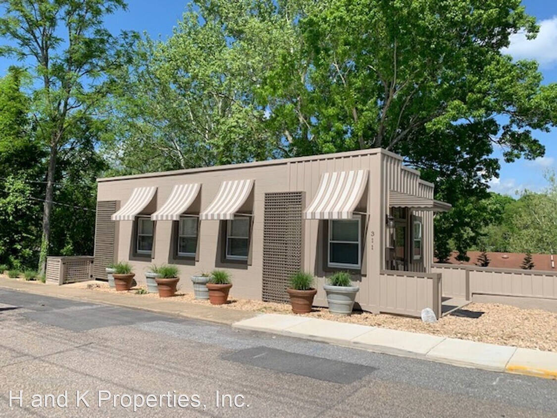 Primary Photo - 1 br, 1 bath House - 311 Myers St.