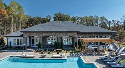 Building Photo - 900 Mountaintop Ave