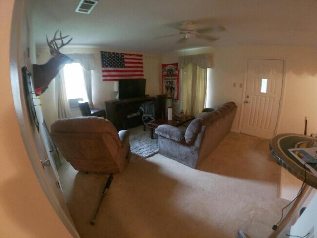 Building Photo - 206 Rumsie Dr