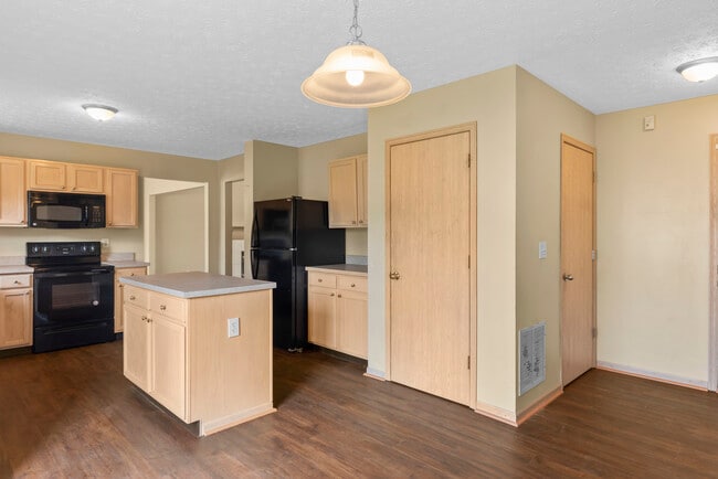 Building Photo - 8521 Old Ivory Way