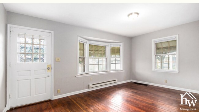 Building Photo - Affordable 2-Bed, 1-Bath Home near Local Amenities