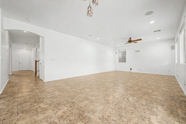 Foto del edificio - 4947 E Odessa Dr