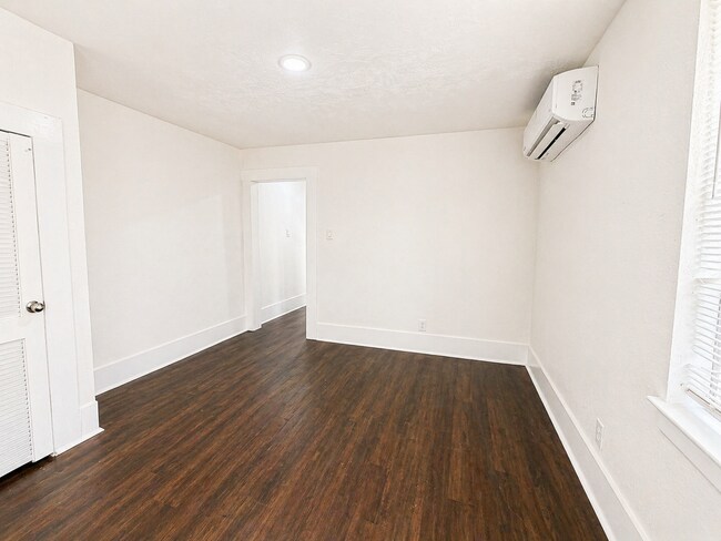 Foto del edificio - 6833 Avenue C