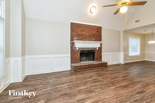 Foto del edificio - 6800 Martha's Point