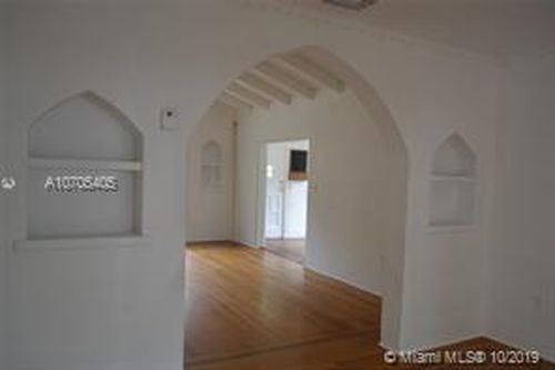 Foto del edificio - 444 NE 39th St
