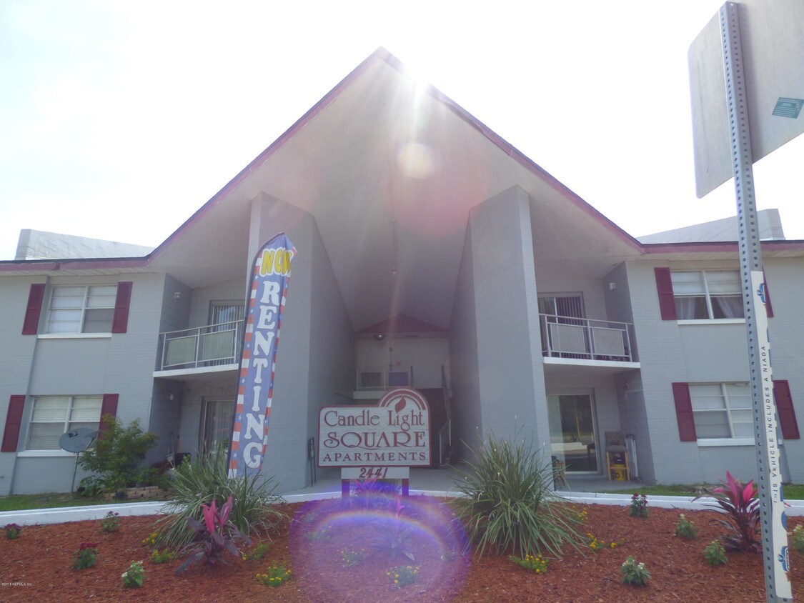 Primary Photo - 2441 Spring Park Rd