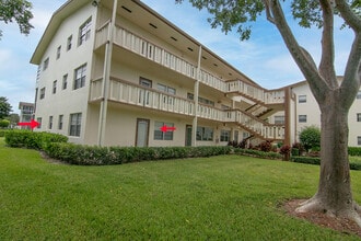 Building Photo - 127 Mansfield D