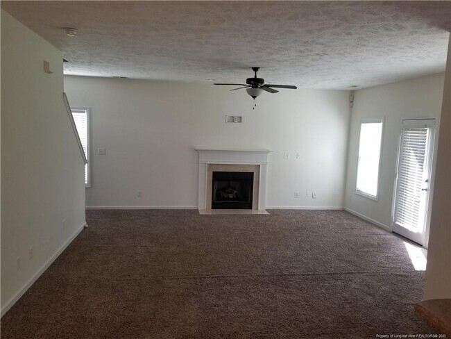 Building Photo - 2249 Lakedale Dr