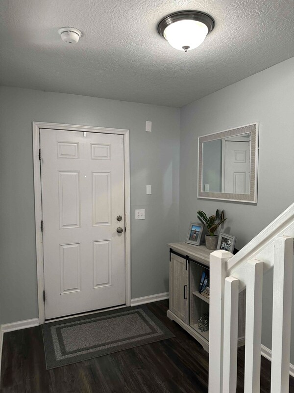 Foto del edificio - 5554 Middle Falls St