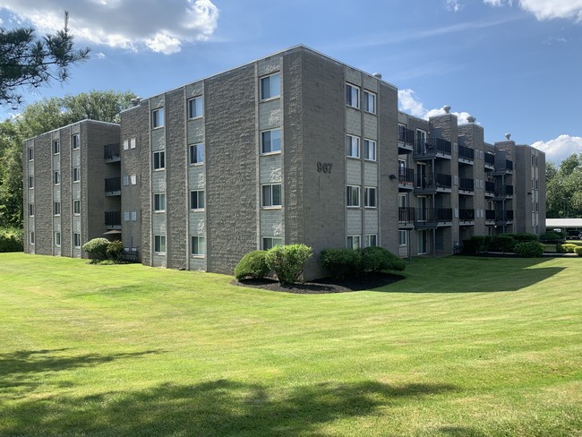 Building Photo - 965 ELMS Apartments