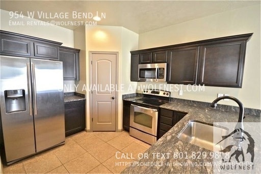 Building Photo - 954 W Vlg Bnd Dr