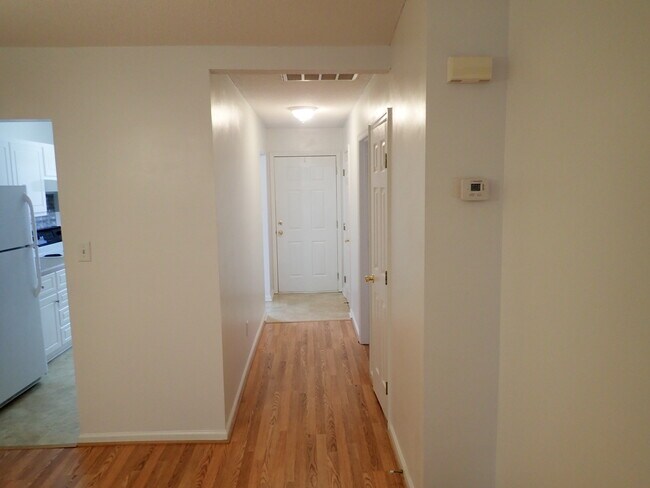 Building Photo - 142 Double Tree Dr