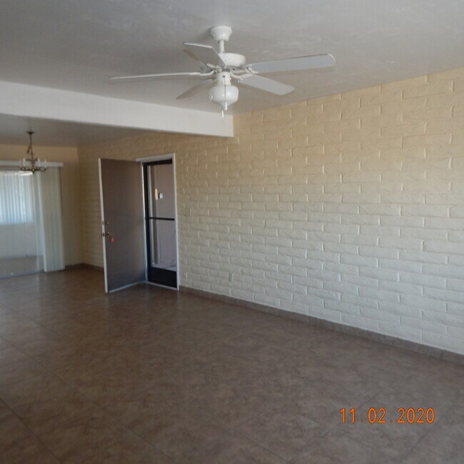 Building Photo - 915 S La Higuera