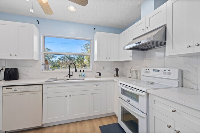 Foto del edificio - beautiful Sarasota 3 bedroom 2 bathroom ho...