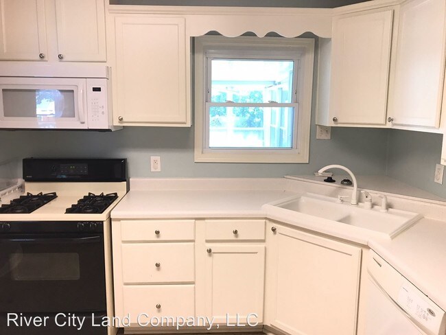 Foto del edificio - 2 br, 1 bath House - 482 Sharon