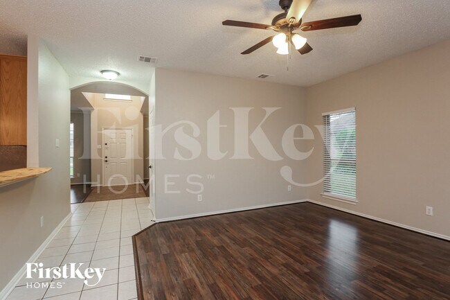 Foto del edificio - 513 Branch Ln