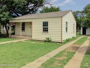 Building Photo - 2912 Emory St