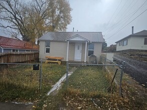 Building Photo - 310 Garnet St Building Photo - 310 Garnet St