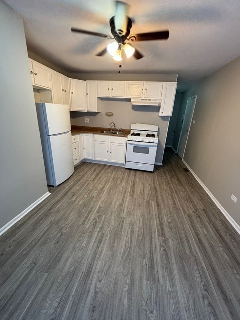 Building Photo - 22256 Willow Tree Ave