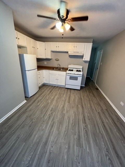 Foto del edificio - 22256 Willow Tree Ave