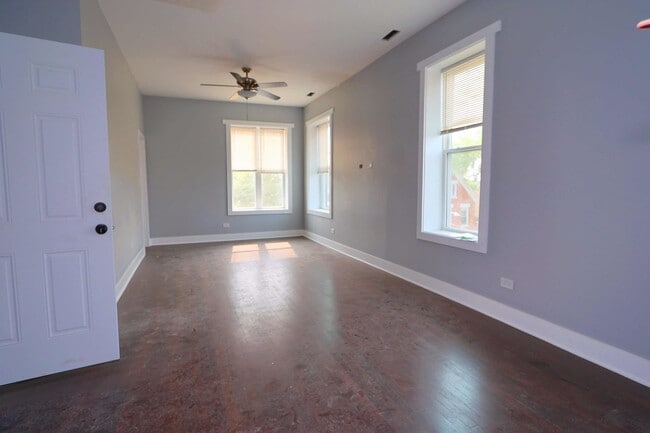 Building Photo - 2858 S Saint Louis Ave