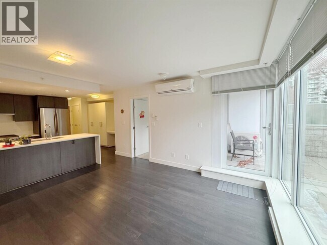 Photo du bâtiment - 8288 Granville Ave