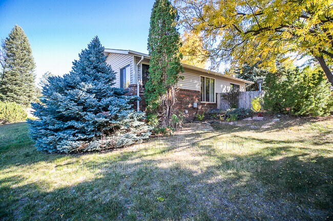 Foto del edificio - 3118 Lakeview Cir