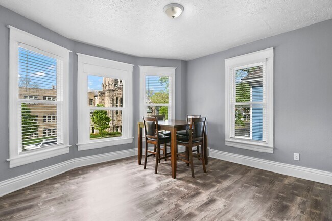 Foto del edificio - 720 W Edwards St