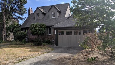 Building Photo - 3228 Conkling Pl W