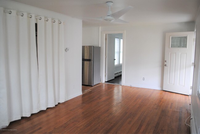 Foto del edificio - 1220 Maplewood Rd