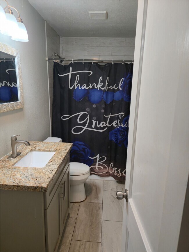 Foto del edificio - 5203 Pensdale St